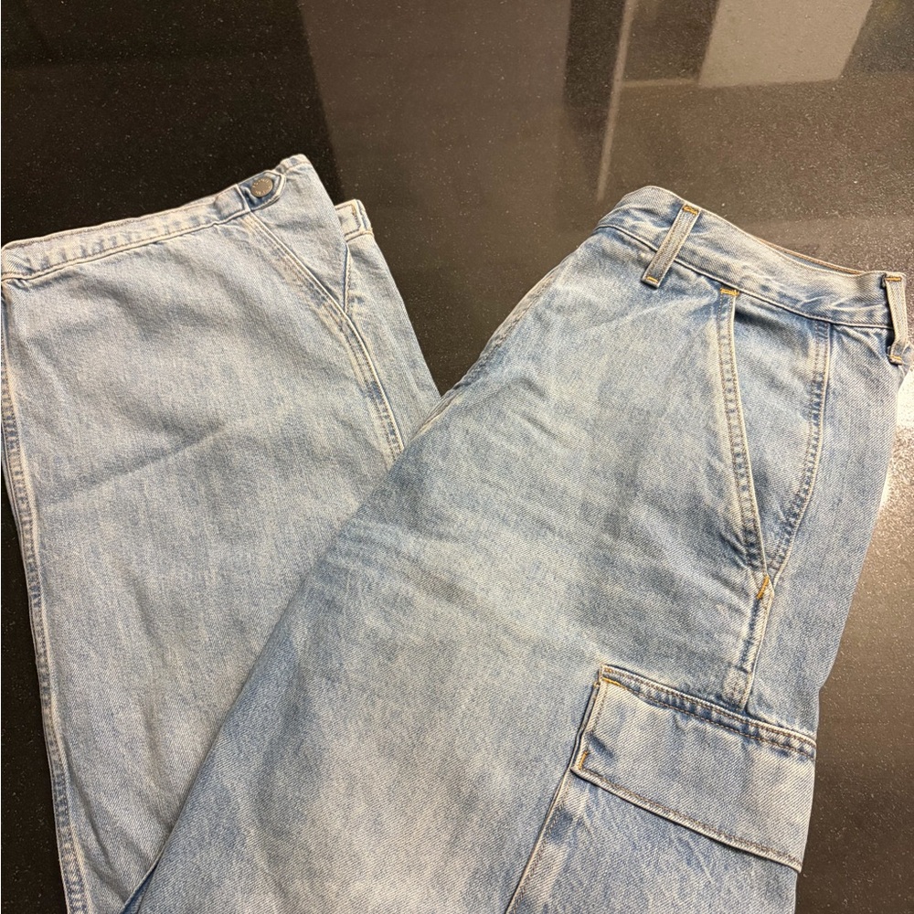 THE 9Os MILLIE HI-RISE CARGO - Denim Forum - Size 30 - Aritzia - Picture 4 of 4
